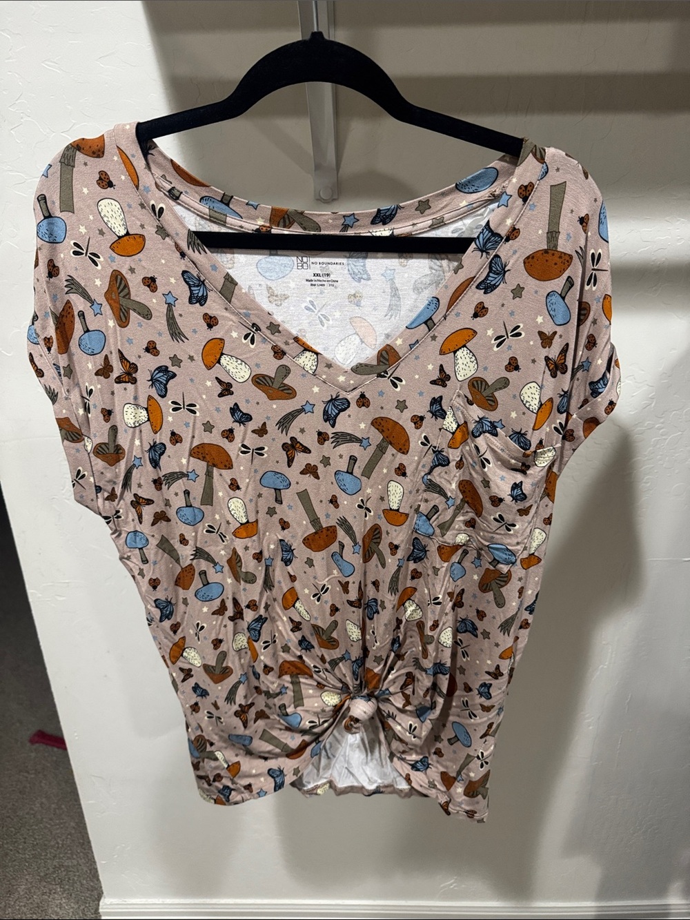 No boundaries fall printed tee